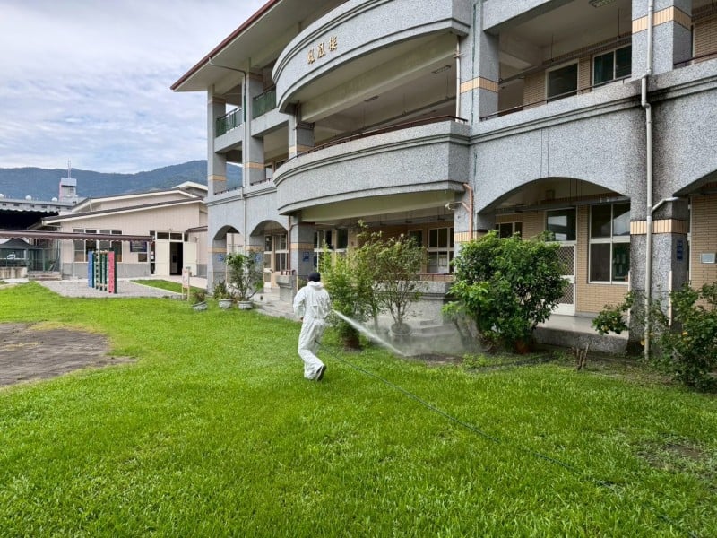 玉里鎮17校開學前 預計將完成學區校園環境消毒