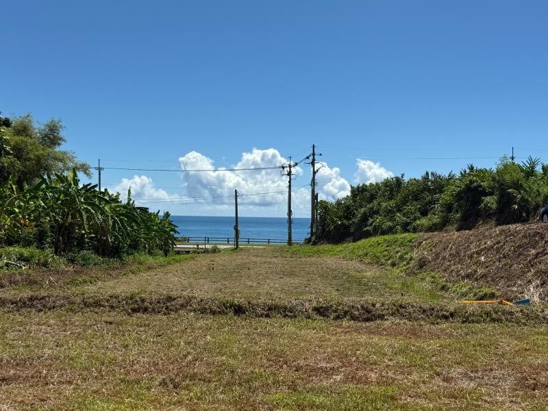 花蓮縣首次核准農牧用地露營場 再添2家合法露營場 觀光處處長親赴現場頒發標識牌 肯定業者與各單位努力成果