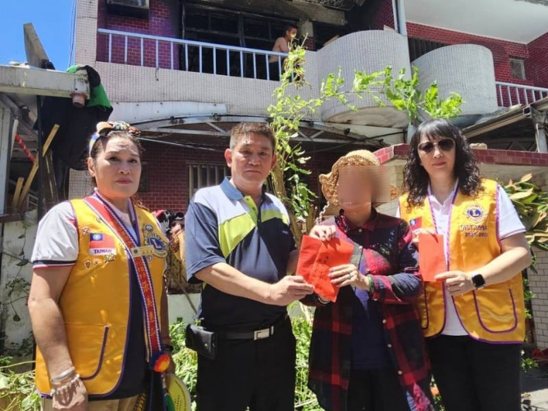 吉安透天厝火警 高姓家庭受災 300A5區獅子會總監李敏卿關懷致意