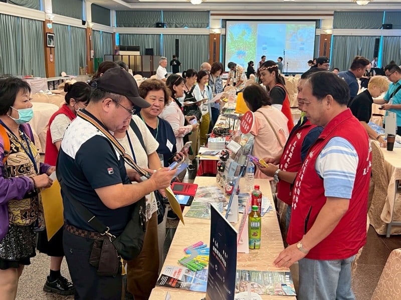 振興花蓮觀光 桃園市旅行業者組團訪花