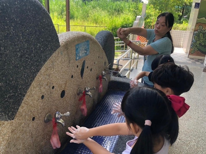 開學了!防範腸病毒勤洗手,生病不上課,守護孩子健康