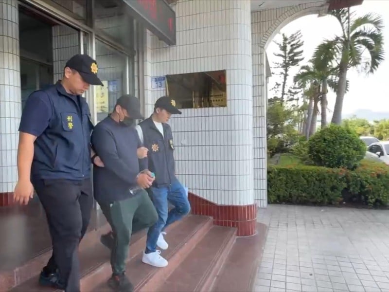 花蓮港務警察總隊員警執勤落實身分查核 管制站查獲通緝犯