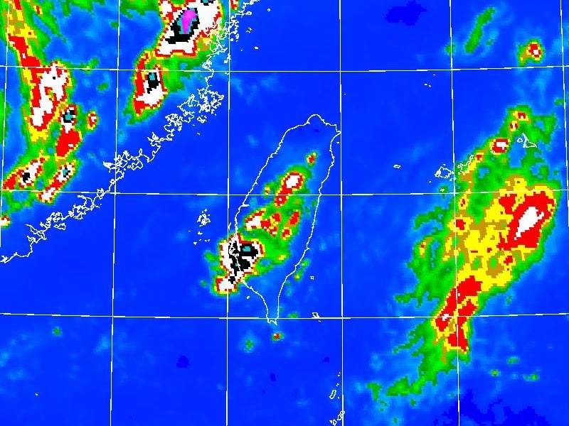 大雨特報 ! 東半部山區有局部大雨發生機率