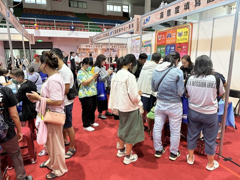 北分署花蓮就業中心辦理秋季聯合徵才活動媒合率五成二