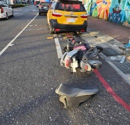 花警巡邏路口與機車碰撞 員警手掌燙傷救人 騎士已恢復生命跡象