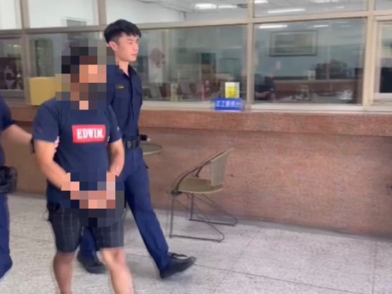 員警巡邏攔查機車就抓到毒品通緝犯