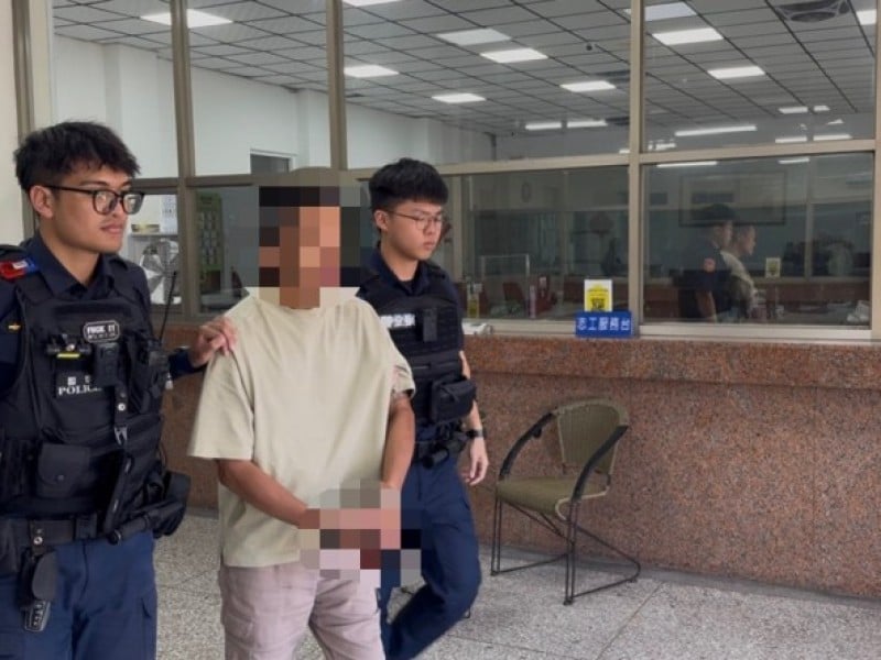 違停!毒品就放在車內敞開手提袋內被抓剛好