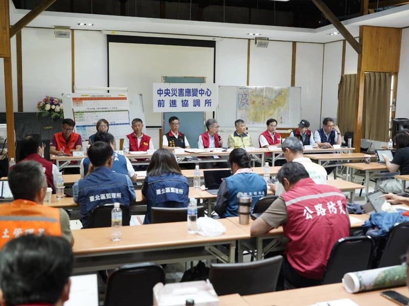 賴總協調官：同心守護花蓮  全力搜救失聯者 中央設志工分配站加速家園恢復進度