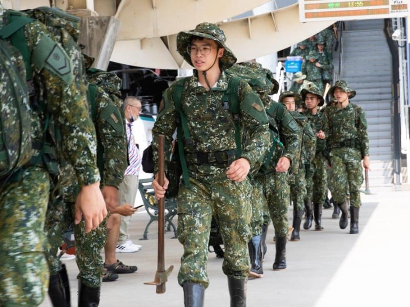 國軍第五作戰區今增派千名兵力 搭乘臺鐵專列 馳援光復災後復原