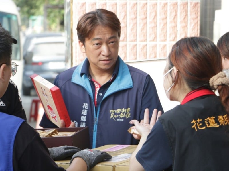 太陽堂捐1200顆太陽餅送暖花蓮