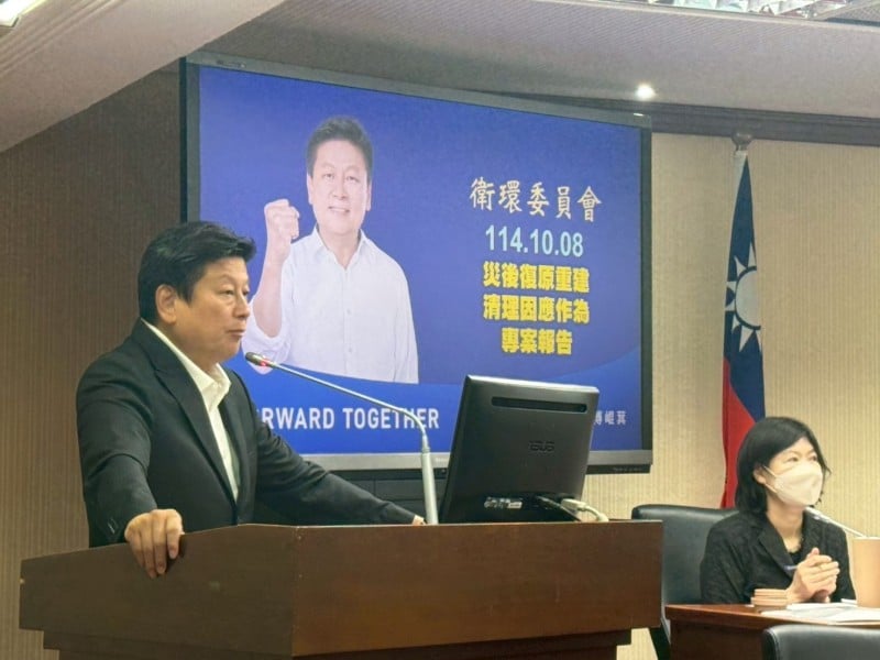 傅崐萁籲災區清溝交由專業工兵 防護不足志工連續受傷