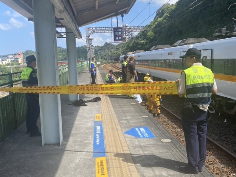 男子闖台鐵百福站軌道 遭218次太魯閣號撞擊死亡