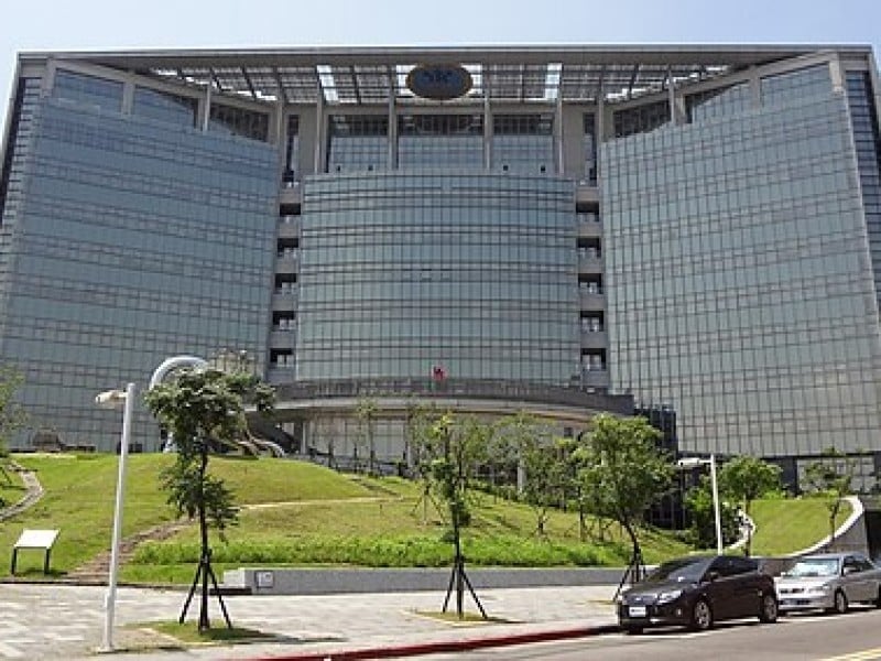 傳民眾「配眼鏡需報衛生局取得許可」 衛福部說明 : 非事實
