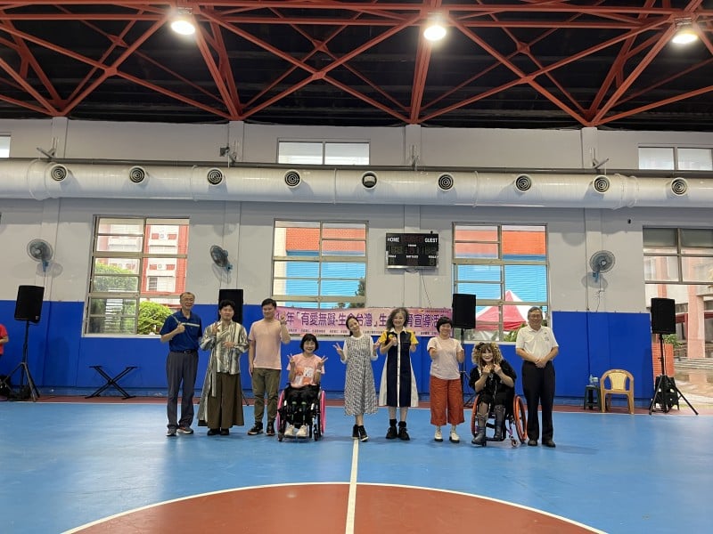 「有愛無礙-生命台灣」生命教育宣導 混障綜藝團蒞臨四維高中 以生命演繹勇氣與感動