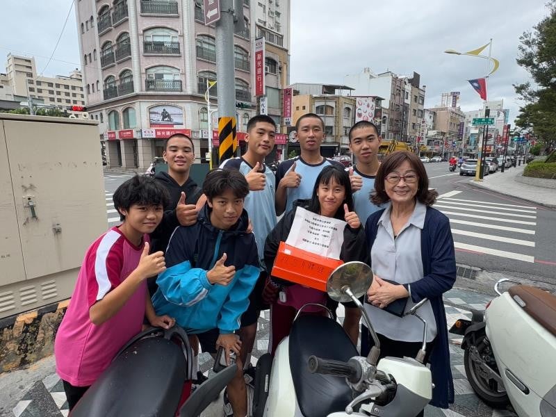 海星中學校慶不忘光復 捐款40萬 66周年校慶 舉辦以愛傳愛 助人服務及募款幫助社福機構