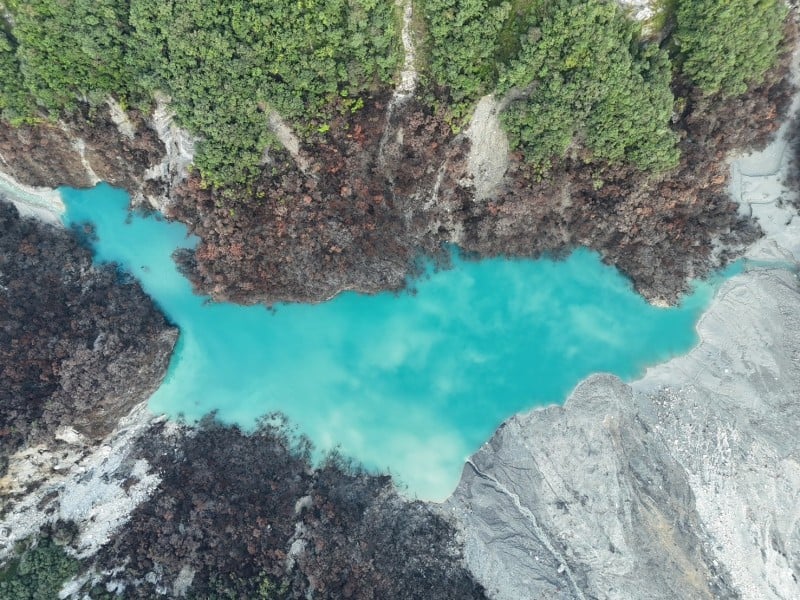 蓄水量150.9萬噸 ! 馬太鞍溪堰塞湖 水流無異狀 、陡坡局部崩塌