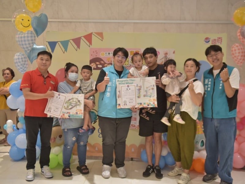 搬尿布大賽小寶貝們萌翻全場