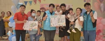 搬尿布大賽小寶貝們萌翻全場