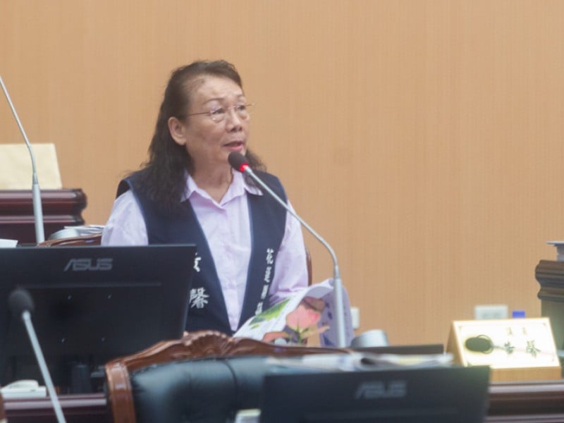 黃馨；花蓮溪出海口應建永久性堤防