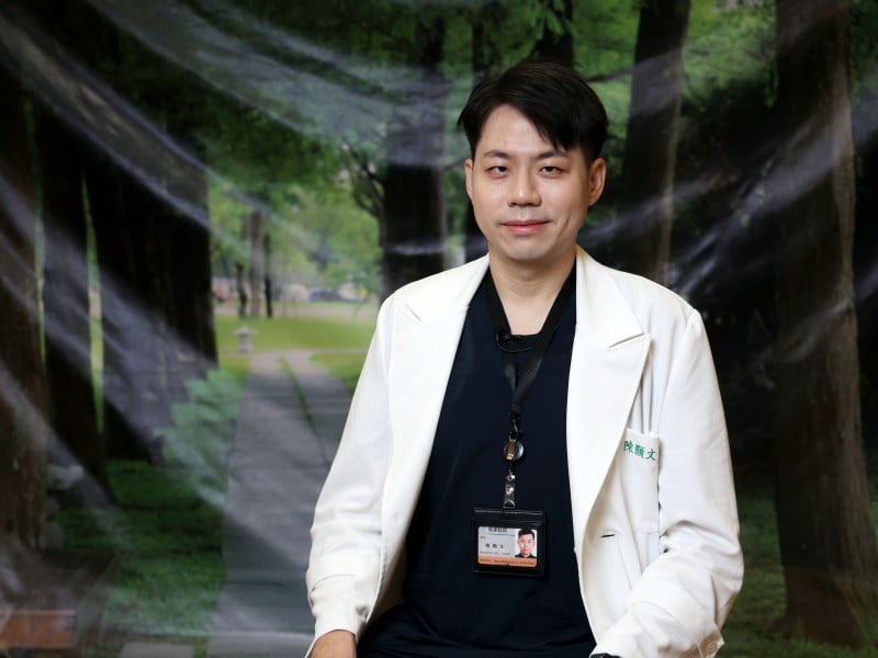 低頭族護頸指南：骨科醫師兩招穩定頸椎