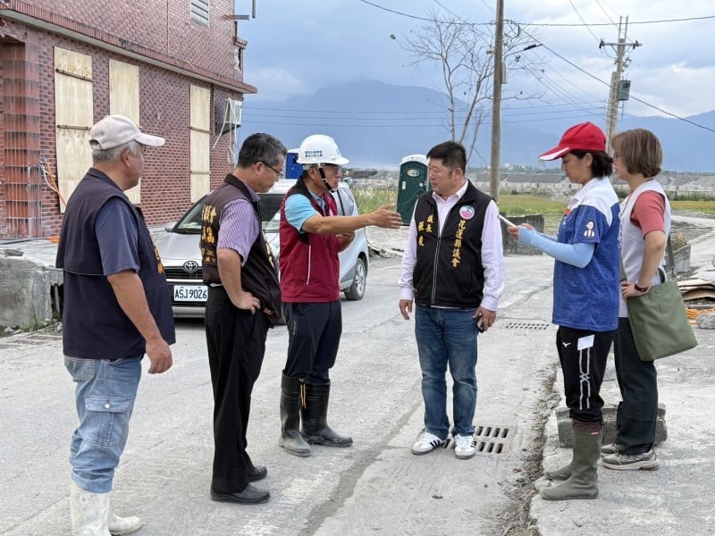 議長張峻今日再度會勘堰塞湖潰決泥沙淤積四大野溪