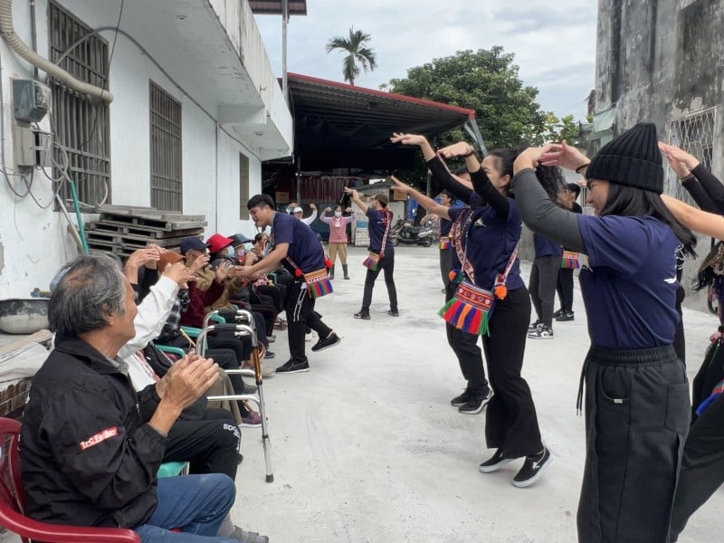 古謠化作溫暖力量　花蓮部落長者笑容再次綻放