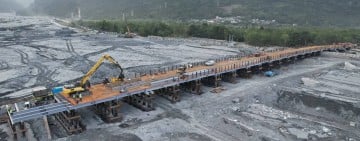 馬太鞍溪橋臨時涵管便道預定11月底前完成搶修，鋼便橋預定明（115）年1月底前完成