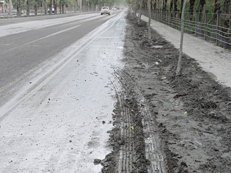 台9線路面泥濘釀危機　鳳林往光復多名騎士摔車　民眾急呼：給一條安全回家的路很難嗎？