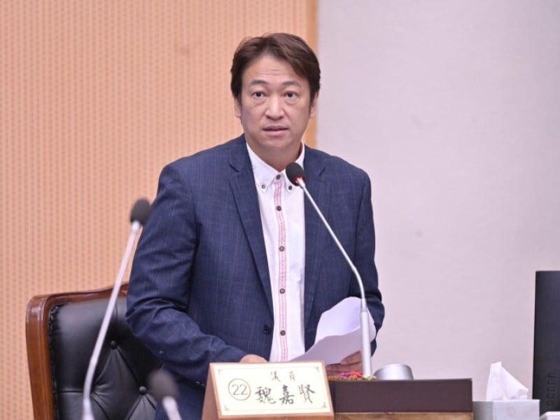 東北季風造成花蓮溪出海口「風飛砂」　魏嘉賢：應建立「風揚砂預警機制」