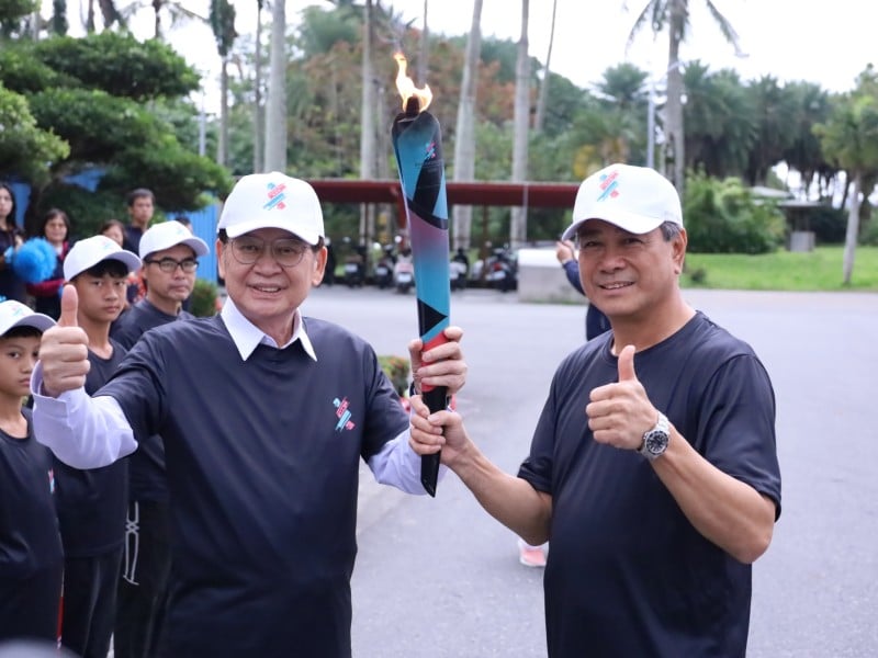 世界原住民族傳統運動會聖火抵達新城 鄉長率運動員迎聖火展現原鄉精神