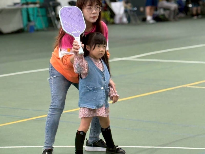 新興運動「匹克球」風潮正熱！吸引親子家庭、會員熱情參與
