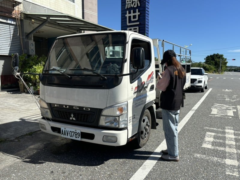 環保局加強稽查廢棄物清運車輛