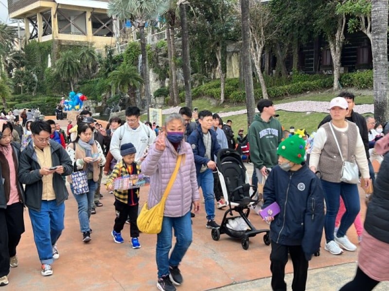 海洋公園今23歲生日 上午破3000人入園