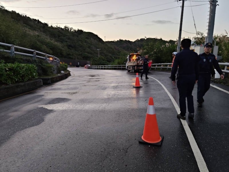 臺11線麥芽糖鋪路百米！ 騎士打滑受傷吉安警迅速查獲肇事車輛