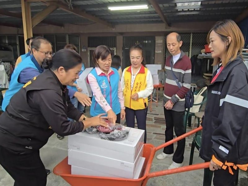 游淑貞持續關懷災民生活不停歇 再整合善款添禦寒物資馳援光復