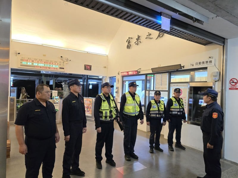 守護鄉親安心搭乘火車 ! 玉里分局全數警力進駐 強化車站維安　