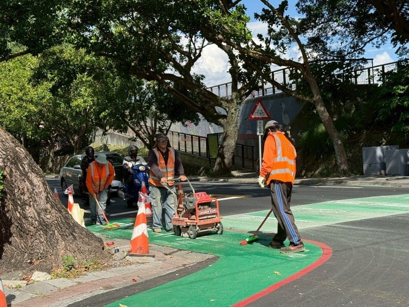 明禮路行人穿越線防滑有疑慮 廠商改善重鋪