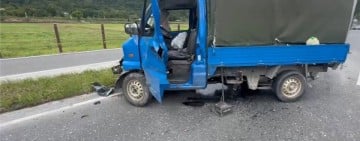 2小貨車追撞 ! 溫姓駕駛失控撞路樹 顱內出血、骨折送醫不治