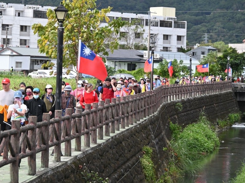 「繽紛吉安・幸福加馬」元旦健走趣 游淑貞伴五千名鄉親齊聚鬱金香升旗