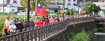 「繽紛吉安・幸福加馬」元旦健走趣 游淑貞伴五千名鄉親齊聚鬱金香升旗