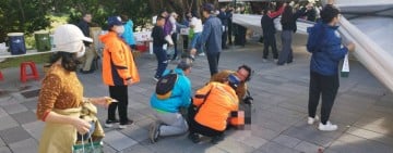 元旦健走風太大 吹垮帳篷砸傷人