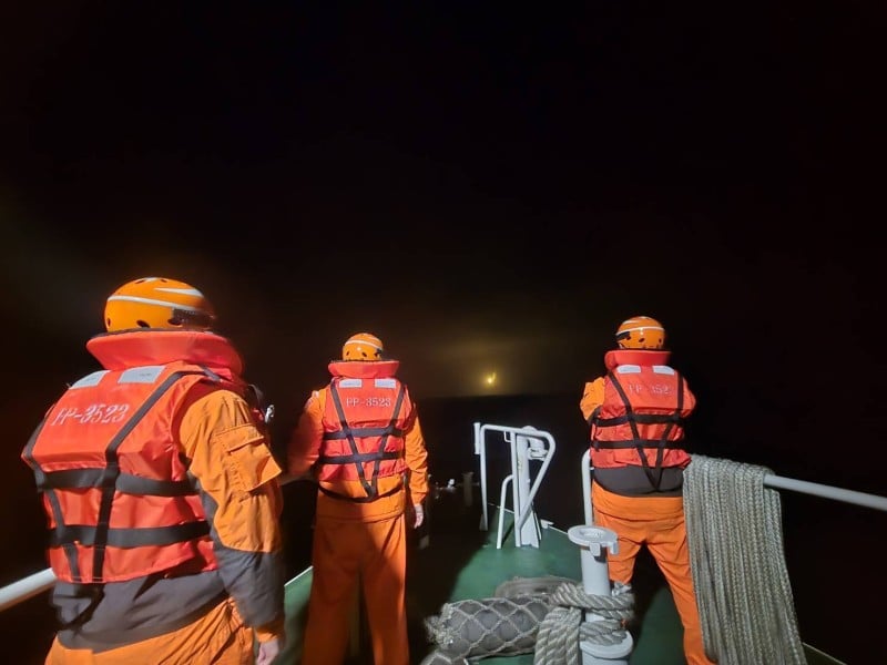 空軍 F-16 戰機花蓮外海失聯 海巡調派3艦6艇全力搜救中