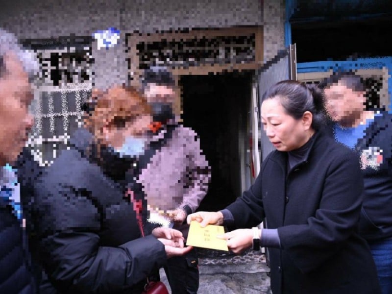 徐榛蔚慰問花蓮市重慶路火災受災民眾