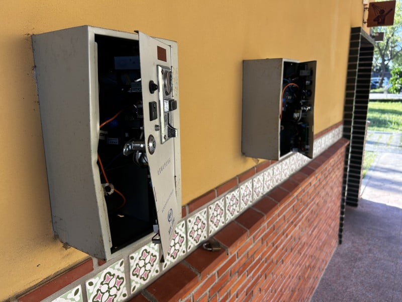 公共浴室投幣機也要偷 ! 警調監視器成功拘提2人到案