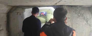 2名電纜線維修工人「卡淤泥困下水道」警消聯手救援