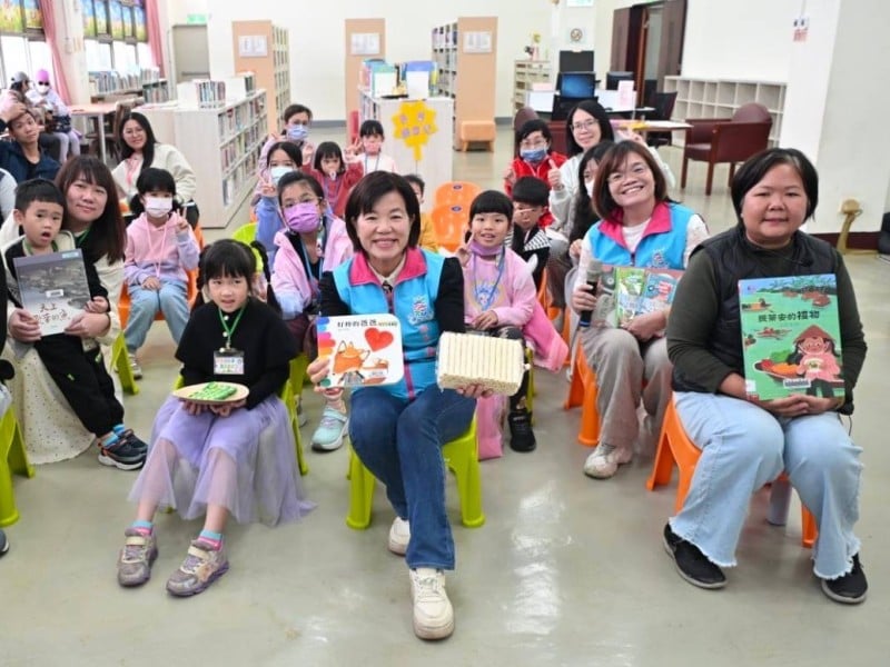游淑貞打造全齡化親子共讀城市 爭取167萬元購入五千餘冊新書