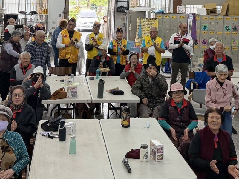 抗糖巡迴列車走入壽豐文健站  汎札徠獅子會送健康、防詐與溫暖陪伴迎新春