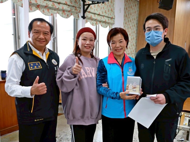 游淑貞陪吉安鄉49名役男抽籤 勉勵青年勇敢承擔軍旅報效國家