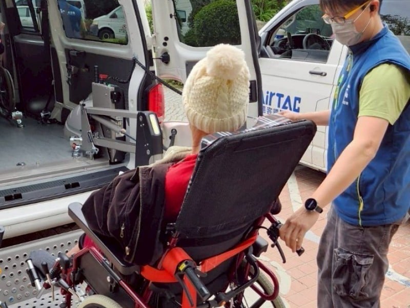 光復長照住民返家，縣府守護不間斷，平安回家路