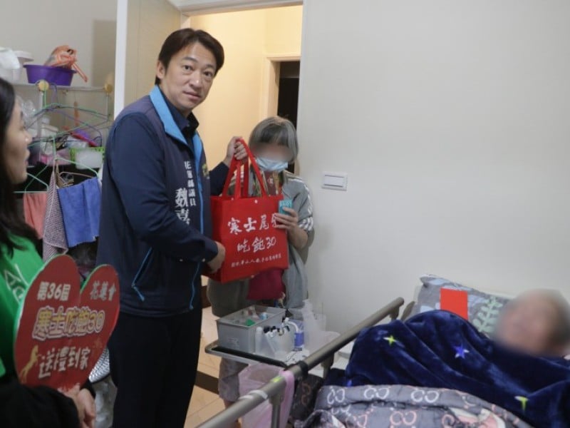 魏嘉賢攜手創世花蓮送暖 助弱勢溫暖過好年